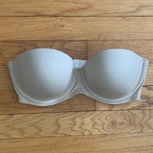 victoria’s secret | beige strapless bra